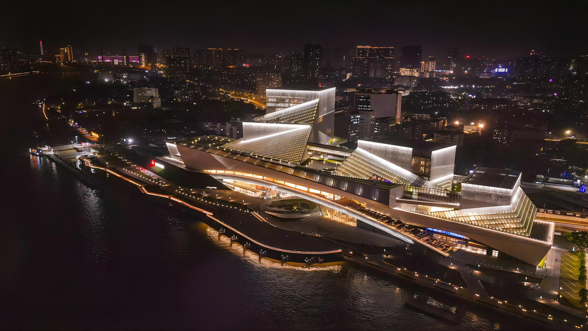 白鹅潭大湾区艺术中心——<br />广东省非物质文化遗产馆